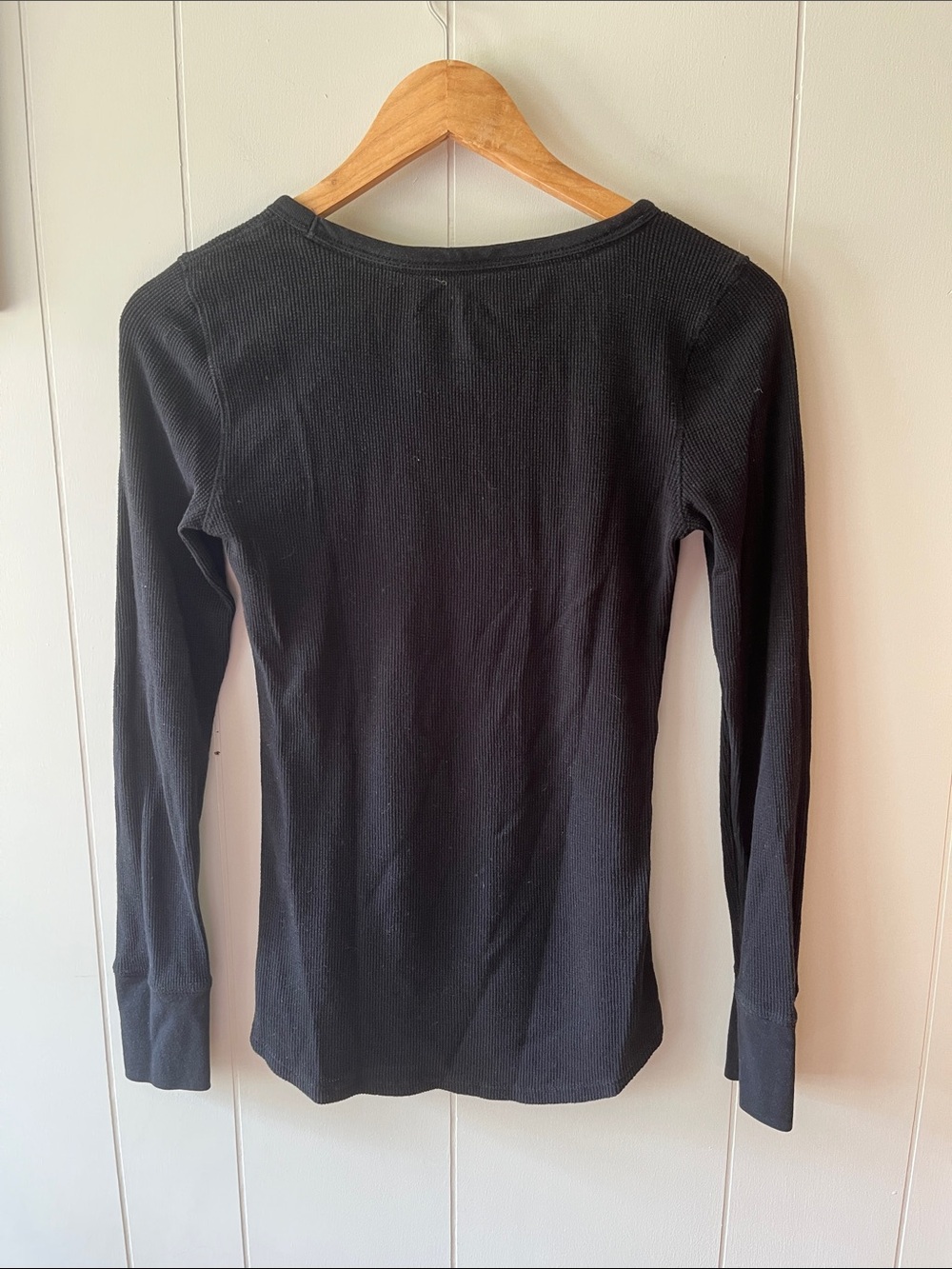 GAP Black Waffle Long-Sleeve Tee - Picture 2 of 3
